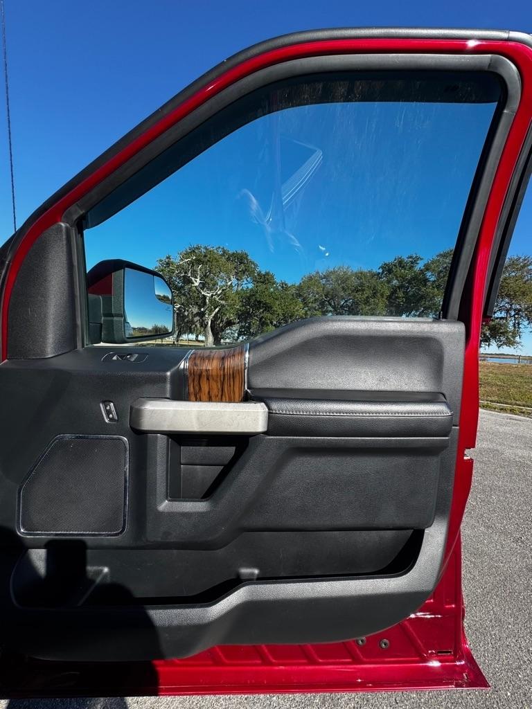 Ford F-150 SuperCrew 139" Lariat 2019