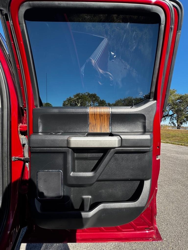 Ford F-150 SuperCrew 139" Lariat 2019