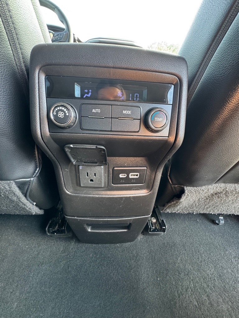 GMC Acadia AWD 4dr AT4 2023