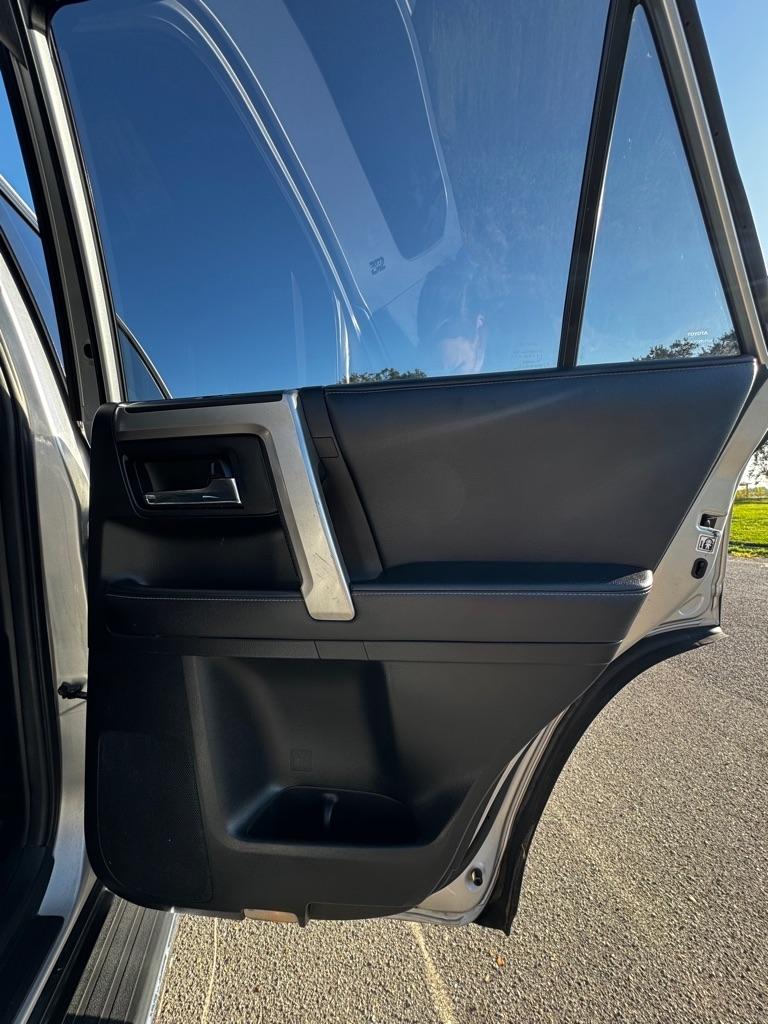 Toyota 4Runner SR5 2WD 2018