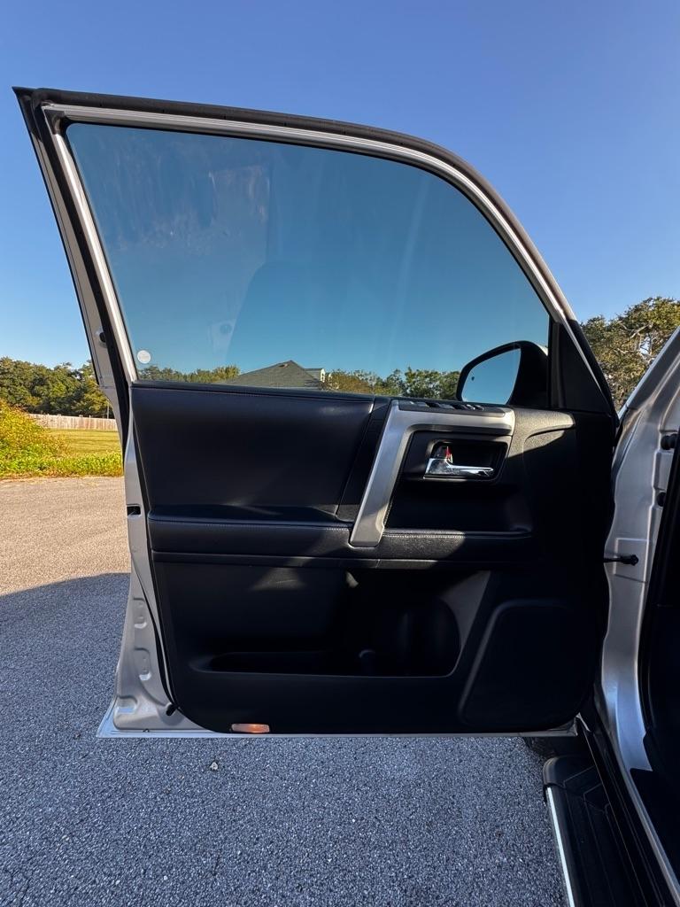 Toyota 4Runner SR5 2WD 2018