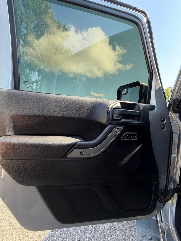 Jeep Wrangler Unlimited 4WD 4dr Sport 2016