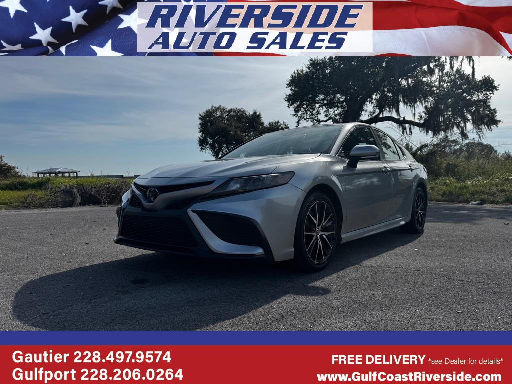 2022 Toyota Camry SE Auto