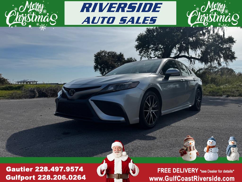 2022 Toyota Camry SE Auto