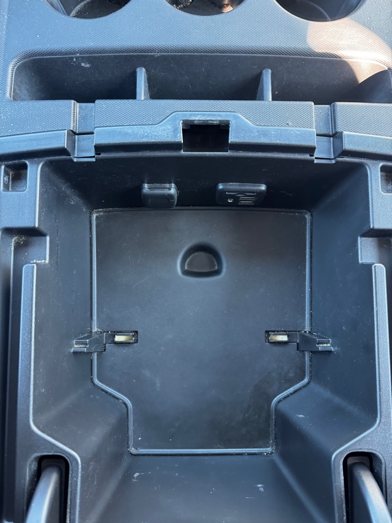 GMC Sierra 1500 4WD Crew Cab 143.5" SLE 2015