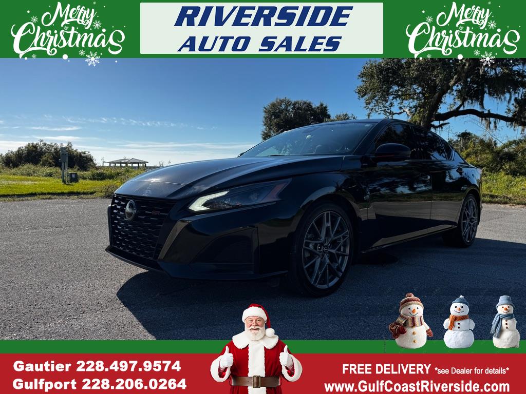 2023 Nissan Altima SR's photo