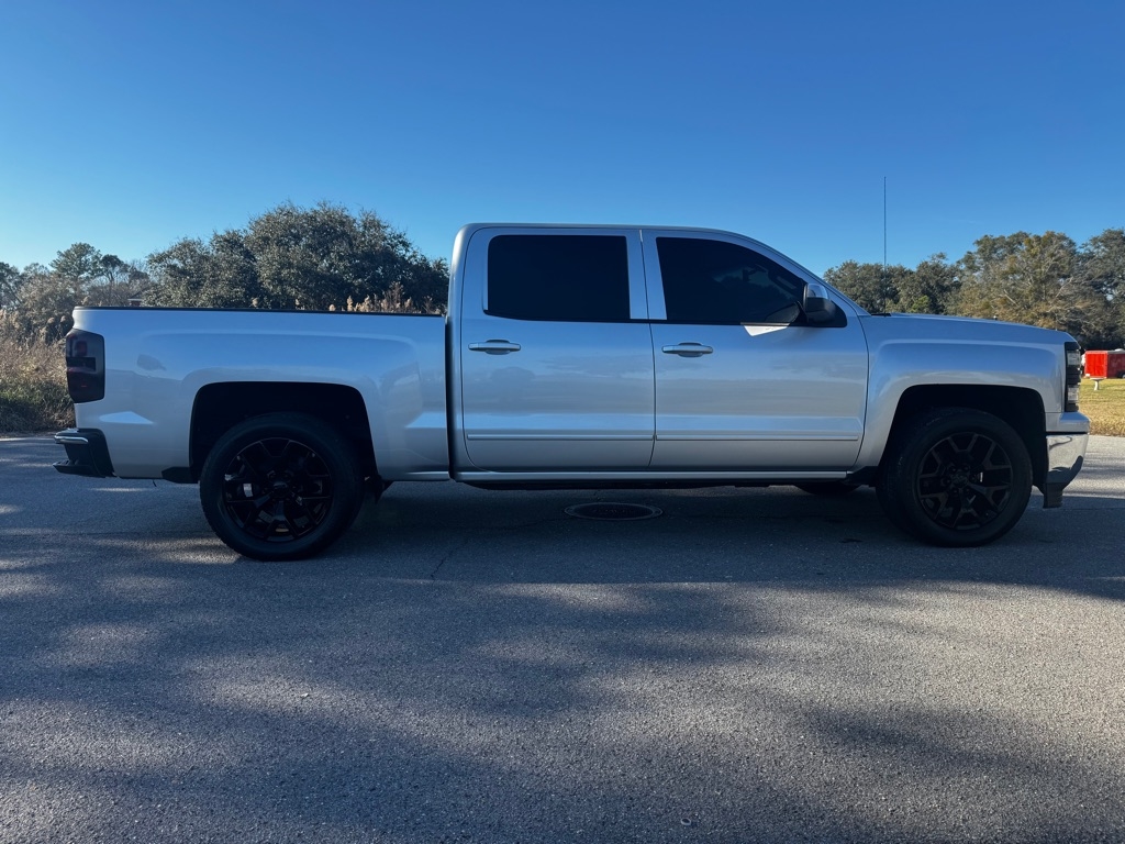Chevrolet Silverado 1500 2WD Crew Cab 143.5" LT w/1LT 2015