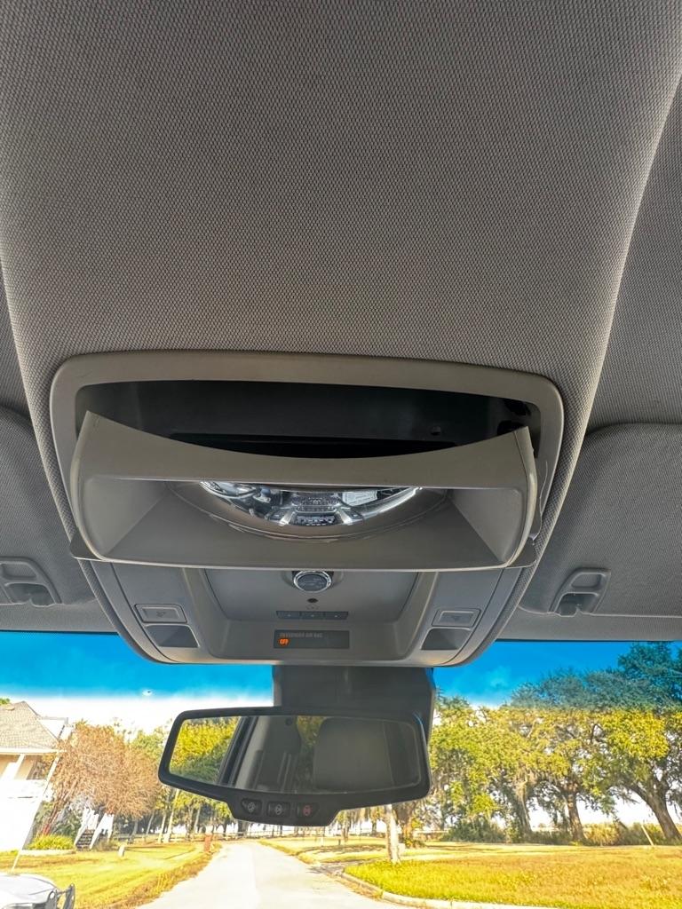 Chevrolet Suburban 4WD 4dr 1500 Premier 2017