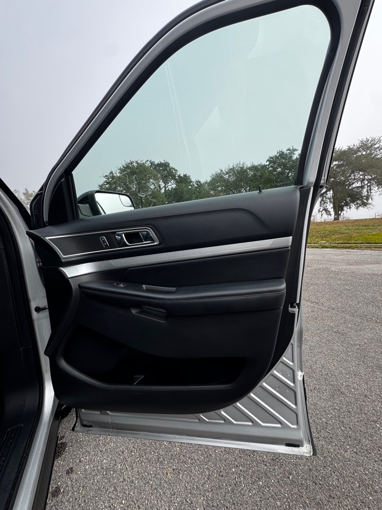 Ford Explorer FWD 4dr XLT 2016