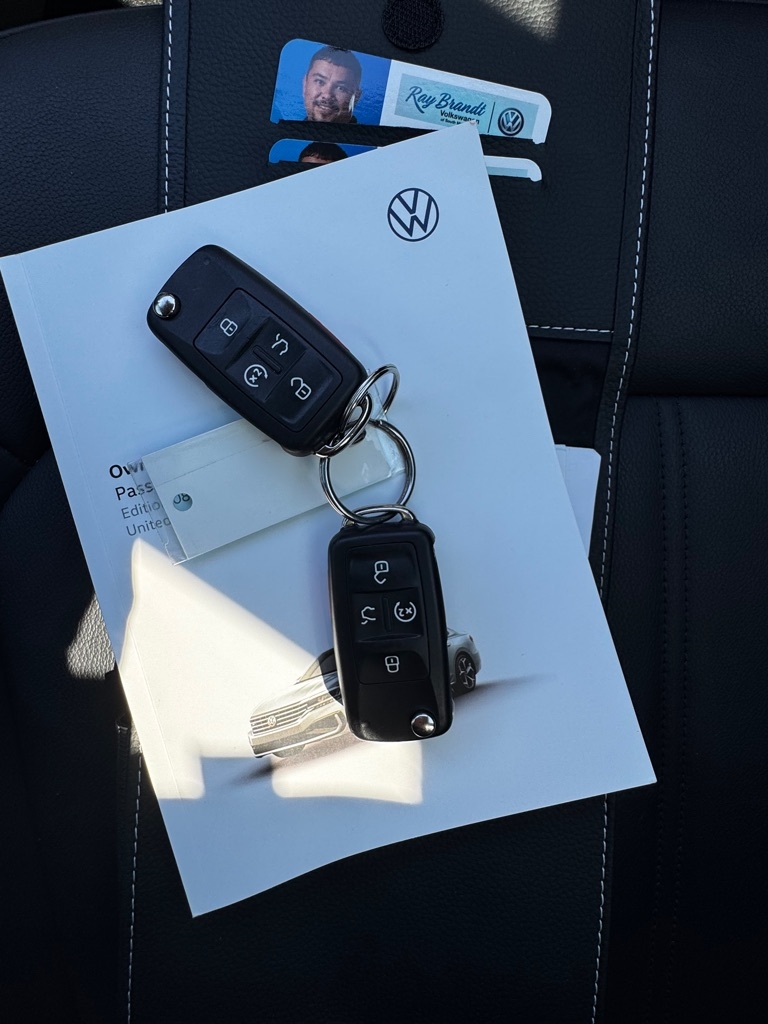 Volkswagen Passat 2.0T Limited Edition Auto 2022