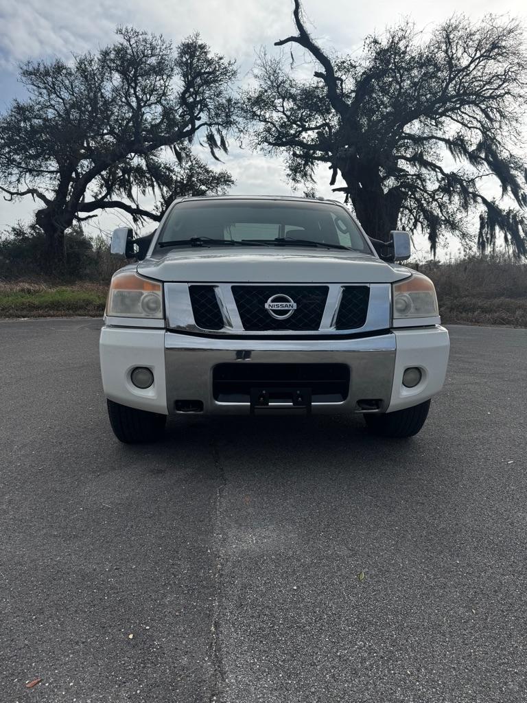 Nissan Titan 2WD Crew Cab SWB SL 2011