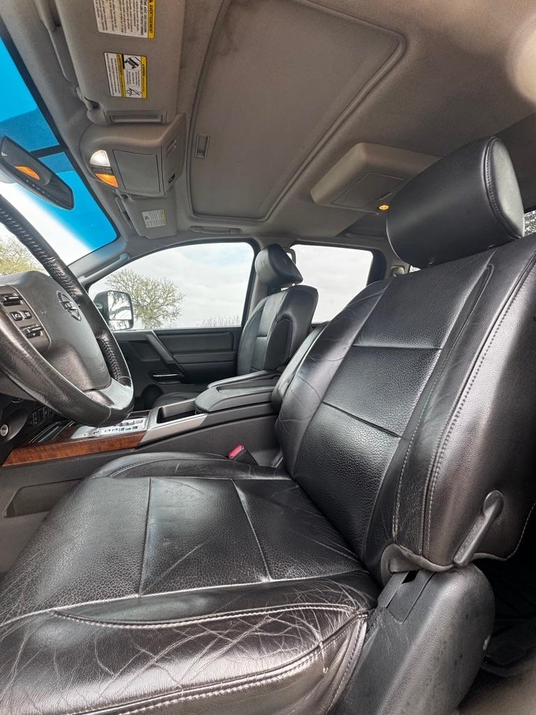 Nissan Titan 2WD Crew Cab SWB SL 2011