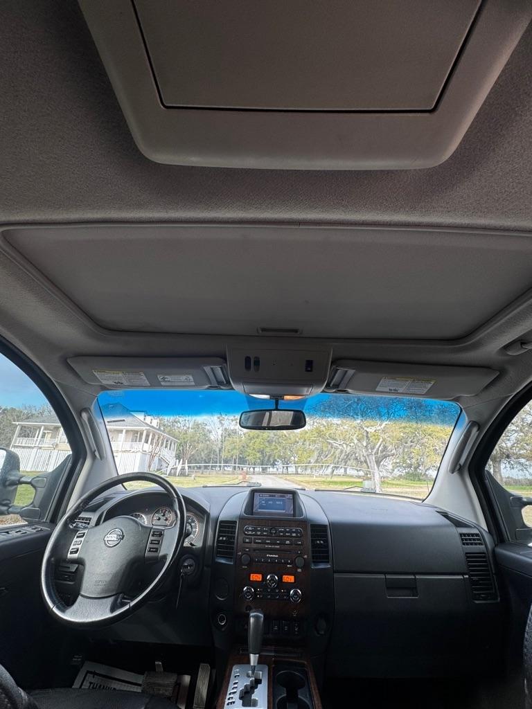 Nissan Titan 2WD Crew Cab SWB SL 2011