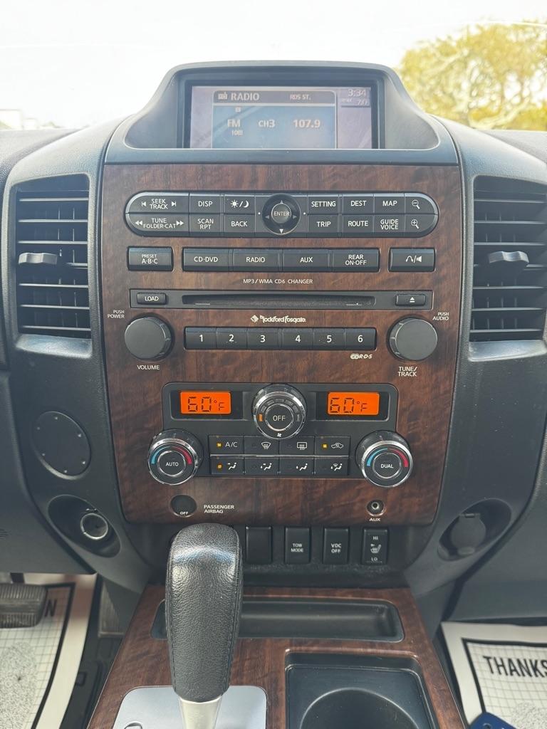 Nissan Titan 2WD Crew Cab SWB SL 2011