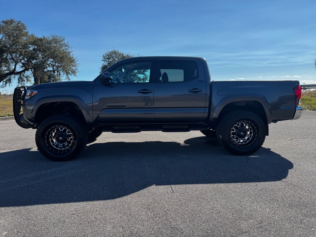 Toyota Tacoma  2019