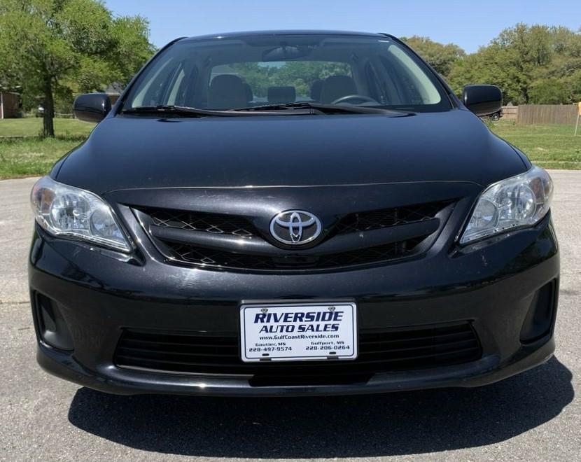 Toyota Corolla 4dr Sdn Auto LE (Natl) 2012
