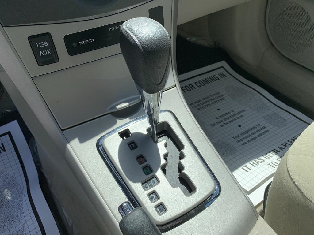 Toyota Corolla 4dr Sdn Auto LE (Natl) 2012