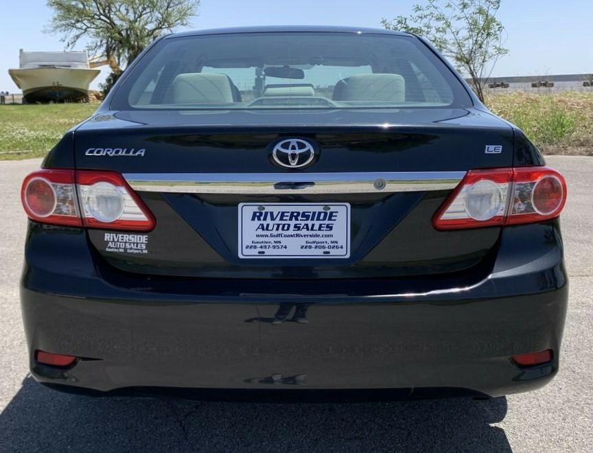 Toyota Corolla 4dr Sdn Man L (Natl) 2012