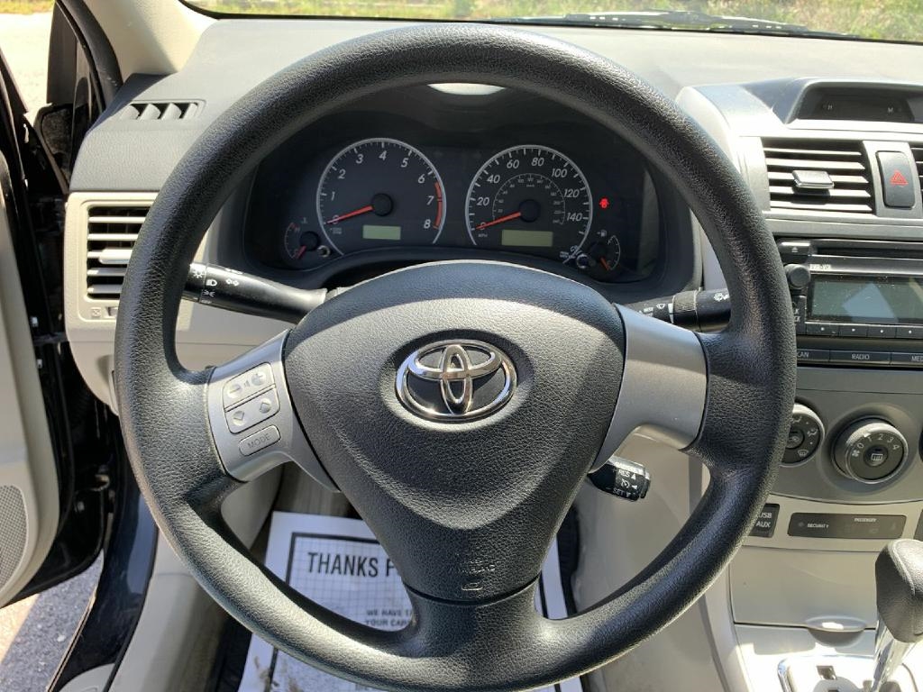 Toyota Corolla 4dr Sdn Man L (Natl) 2012