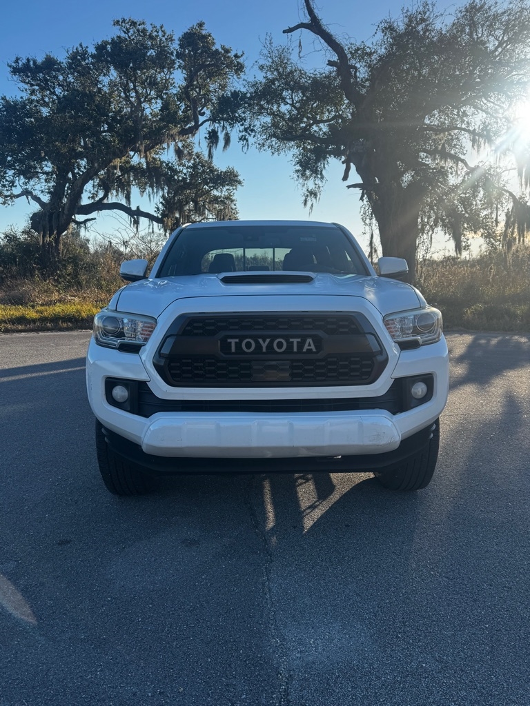 Toyota Tacoma SR5 Double Cab 5' Bed V6 4x2 AT (Natl) 2018