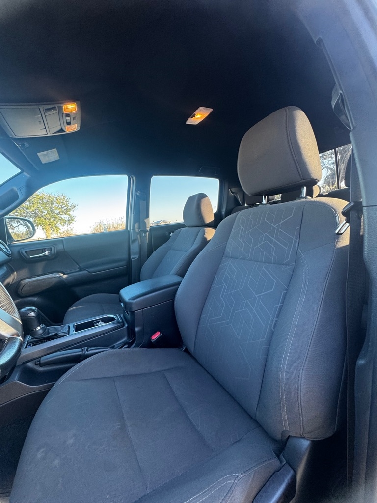 Toyota Tacoma SR5 Double Cab 5' Bed V6 4x2 AT (Natl) 2018