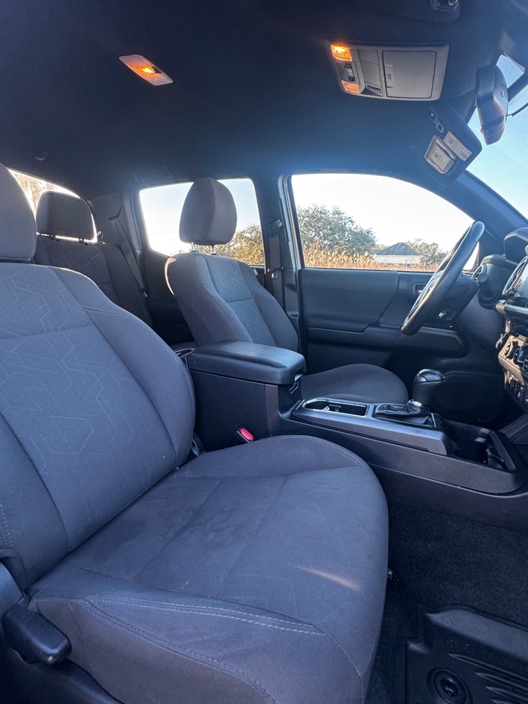 Toyota Tacoma SR5 Double Cab 5' Bed V6 4x2 AT (Natl) 2018