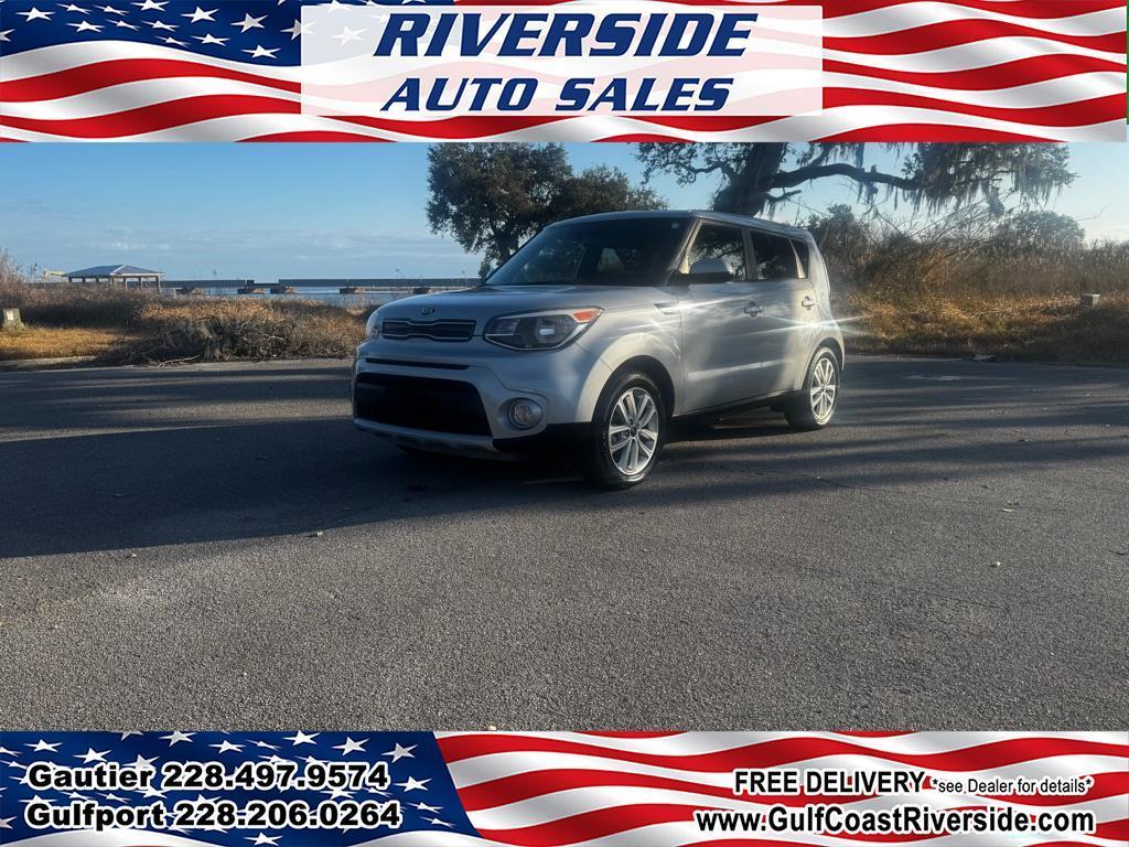 2017 Kia Soul + Auto