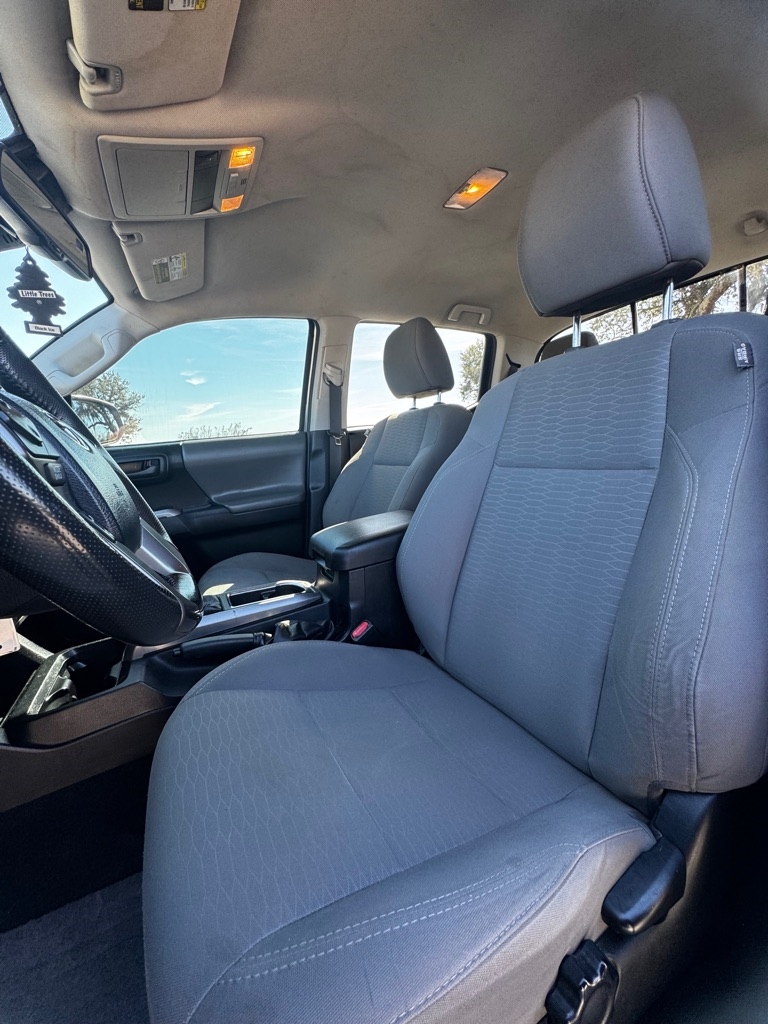 Toyota Tacoma SR5 Double Cab 5' Bed V6 4x2 AT (Natl) 2018