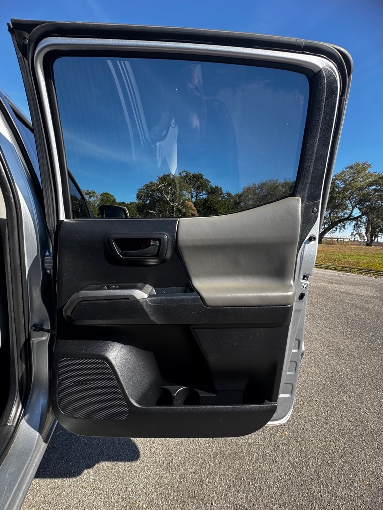 Toyota Tacoma SR5 Double Cab 5' Bed V6 4x2 AT (Natl) 2018