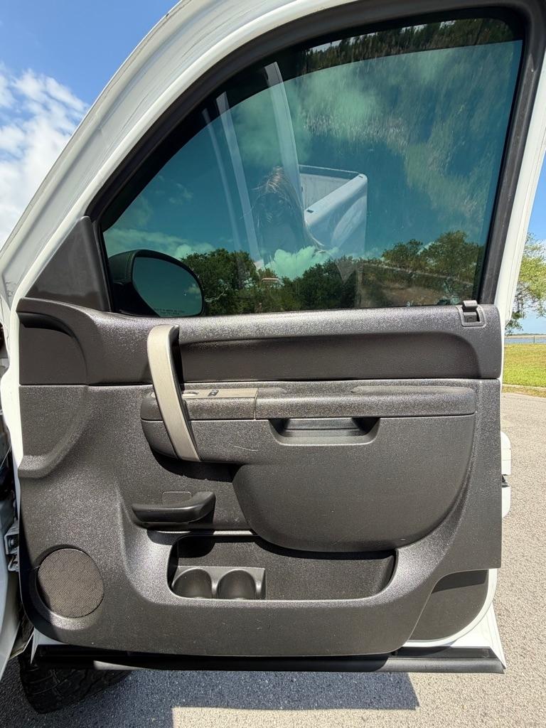 Chevrolet Silverado 1500 2WD Ext Cab 143.5" LS 2010