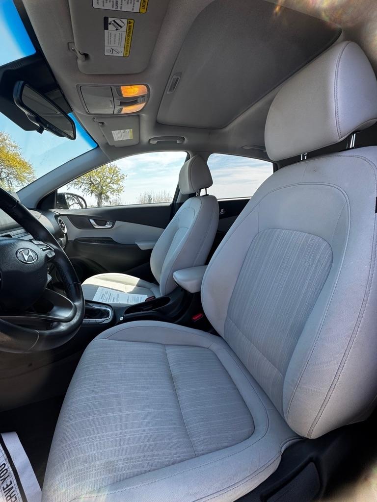 Hyundai Kona SEL Auto FWD 2022