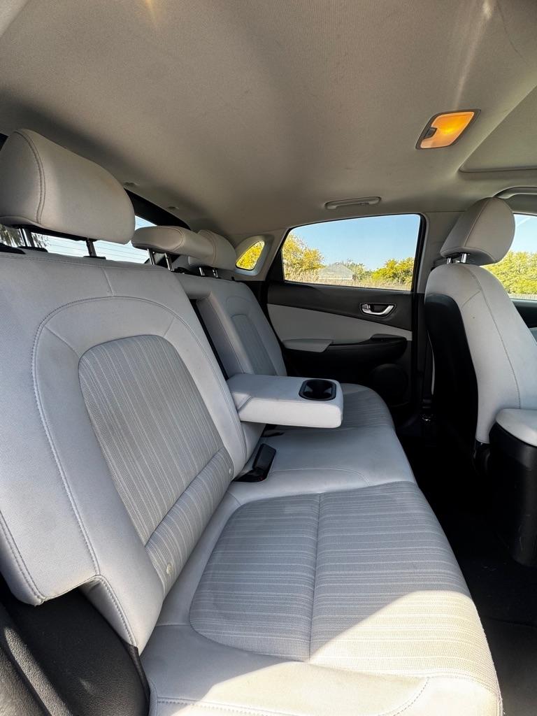 Hyundai Kona SEL Auto FWD 2022