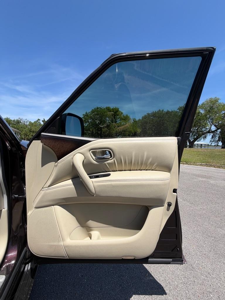 Infiniti QX56 2WD 4dr 7-passenger 2012