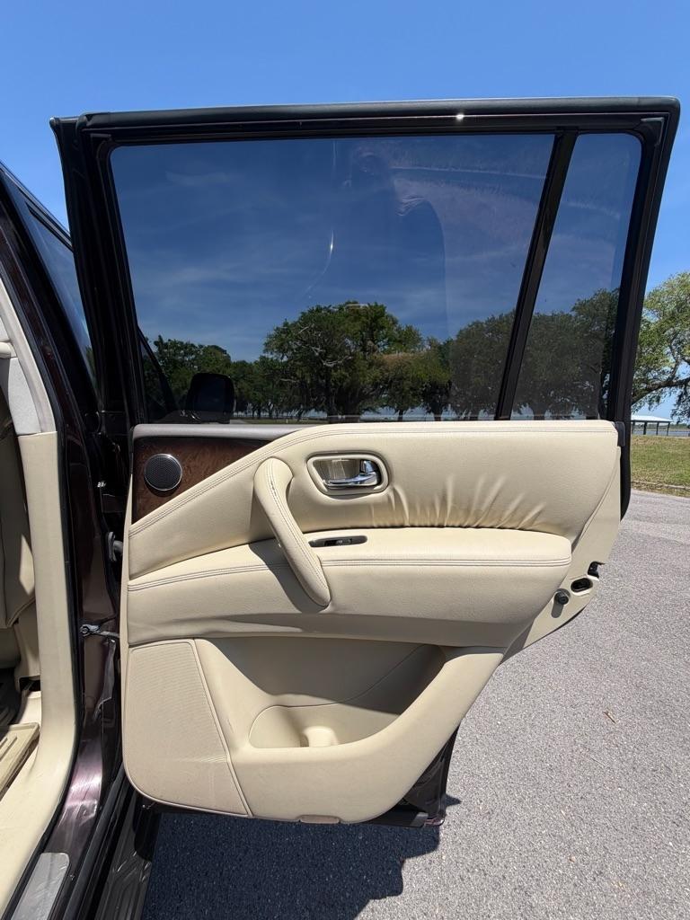 Infiniti QX56 2WD 4dr 7-passenger 2012