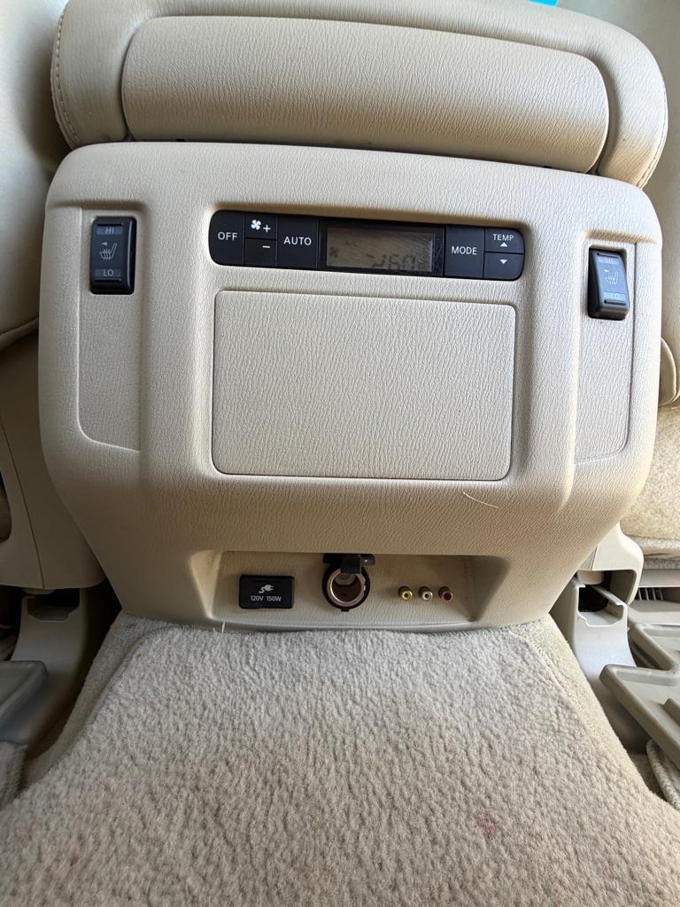 Infiniti QX56 2WD 4dr 7-passenger 2012