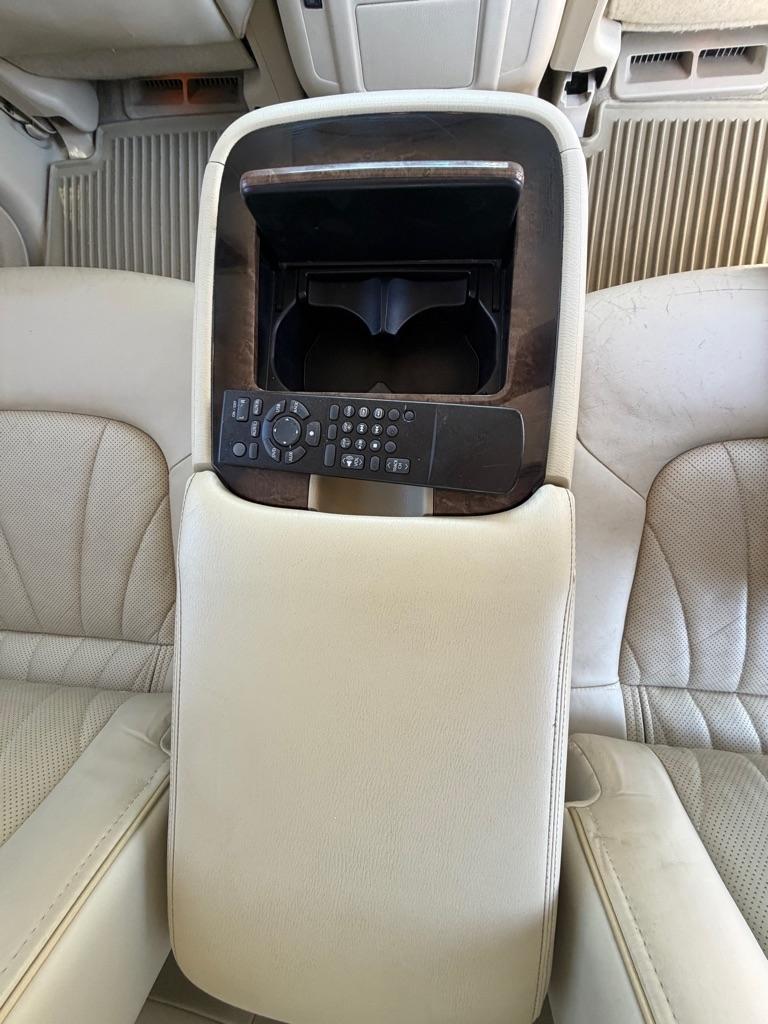 Infiniti QX56 2WD 4dr 7-passenger 2012