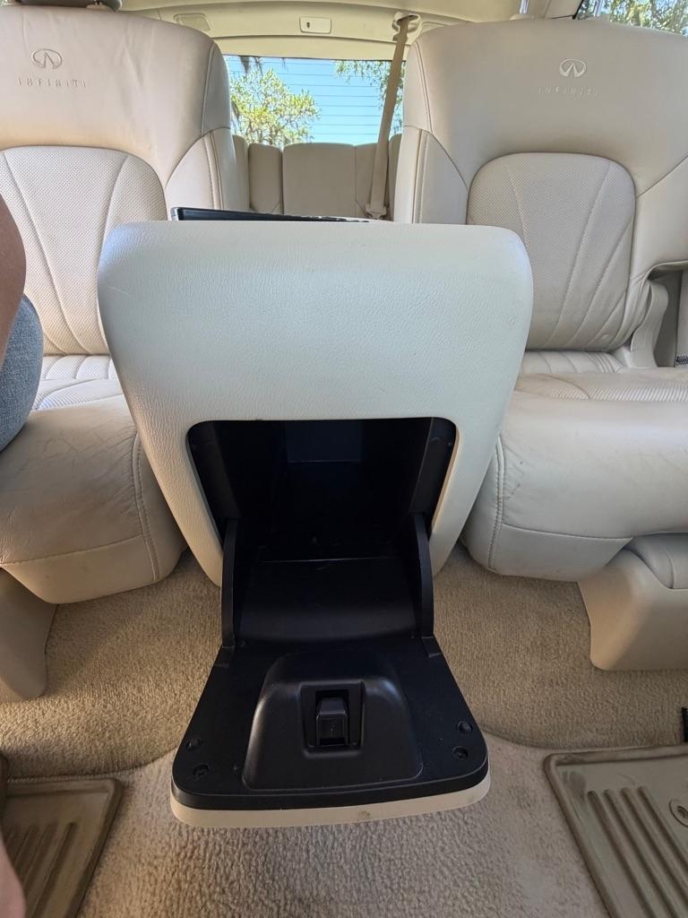 Infiniti QX56 2WD 4dr 7-passenger 2012