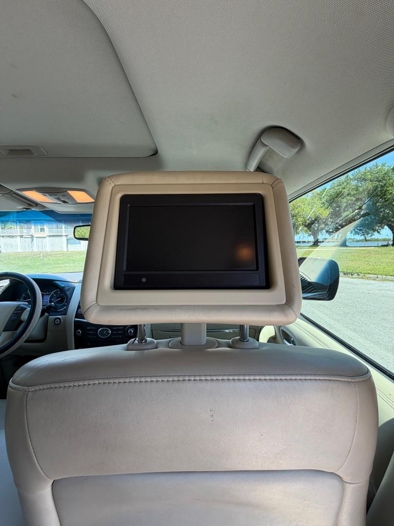 Infiniti QX56 2WD 4dr 7-passenger 2012