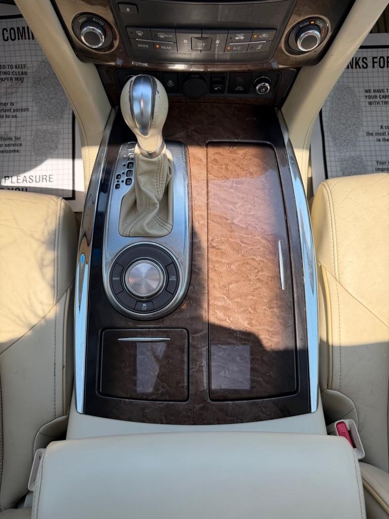 Infiniti QX56 2WD 4dr 7-passenger 2012