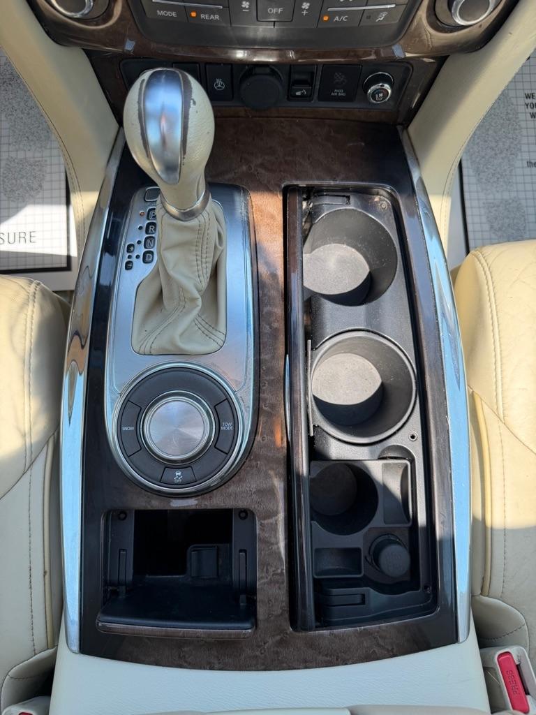 Infiniti QX56 2WD 4dr 7-passenger 2012