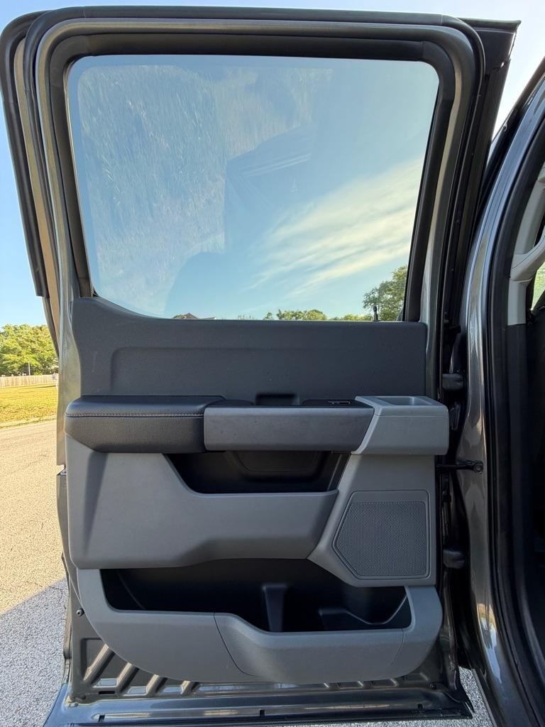 Ford F-150 XL 2WD SuperCrew 5.5' Box 2023