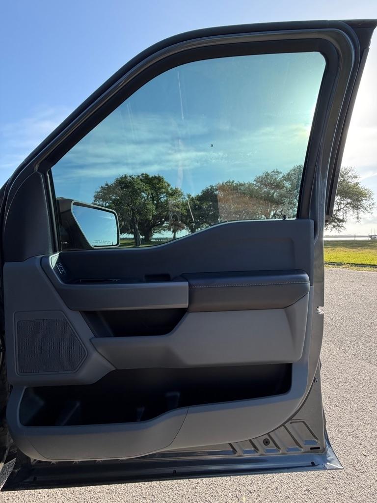 Ford F-150 XL 2WD SuperCrew 5.5' Box 2023