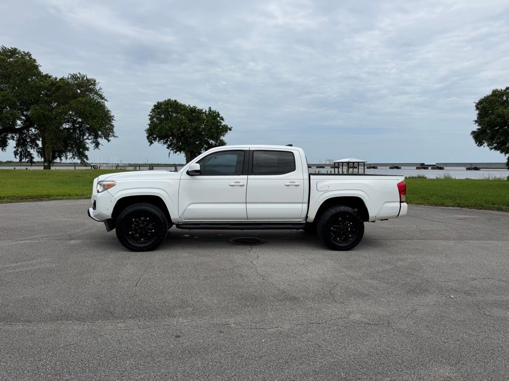 Toyota Tacoma SR Double Cab 5' Bed I4 4x2 AT (Natl) 2017