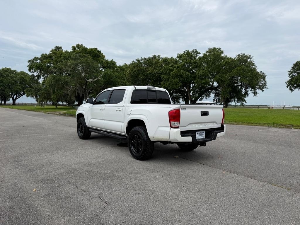 Toyota Tacoma SR Double Cab 5' Bed I4 4x2 AT (Natl) 2017