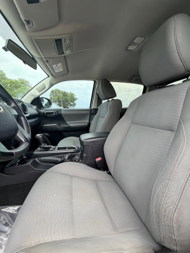 Toyota Tacoma SR Double Cab 5' Bed I4 4x2 AT (Natl) 2017