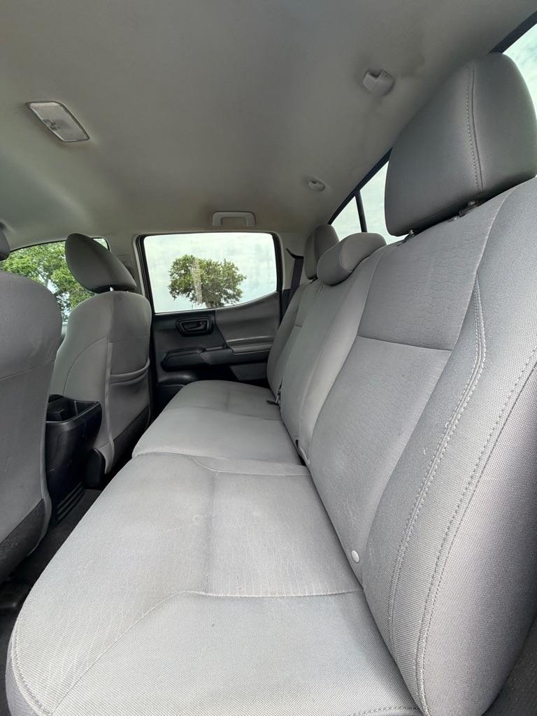 Toyota Tacoma SR Double Cab 5' Bed I4 4x2 AT (Natl) 2017