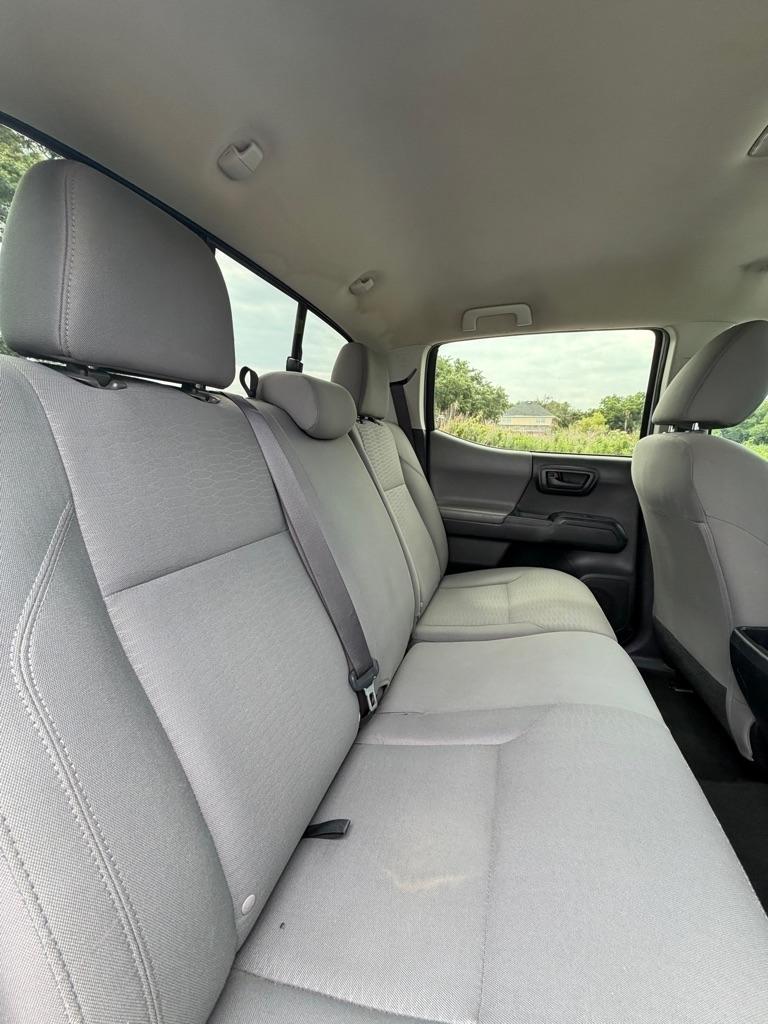 Toyota Tacoma SR Double Cab 5' Bed I4 4x2 AT (Natl) 2017