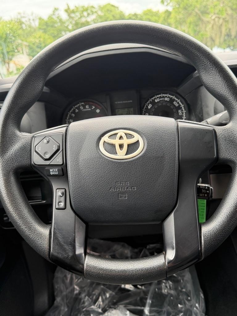 Toyota Tacoma SR Double Cab 5' Bed I4 4x2 AT (Natl) 2017