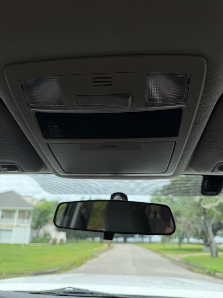 Toyota Tacoma SR Double Cab 5' Bed I4 4x2 AT (Natl) 2017