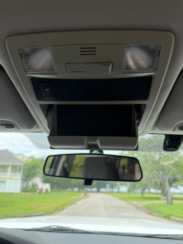 Toyota Tacoma SR Double Cab 5' Bed I4 4x2 AT (Natl) 2017